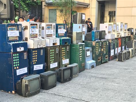 Manila police seizes 75 video karera machines across .